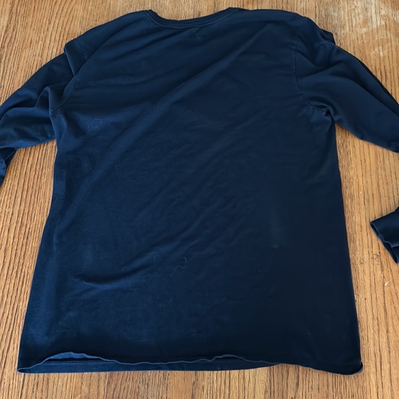 Men’s Nike Long Sleeve Graphic T-Shirt, Large, Navy - Picture 4 of 4